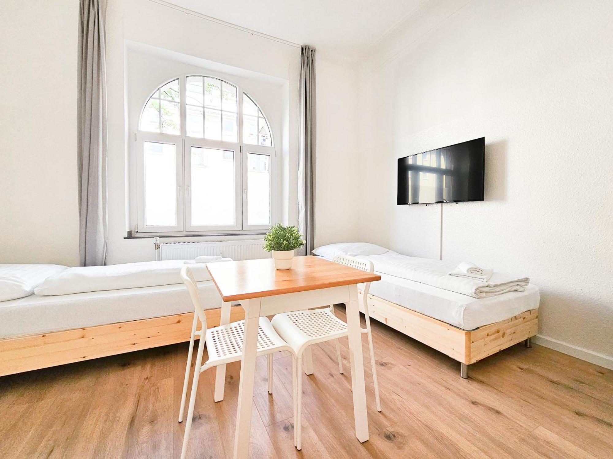 Raj Living - Studio Wohnungen - 15 Min Zur Messe Dus Dusseldorf Exterior photo