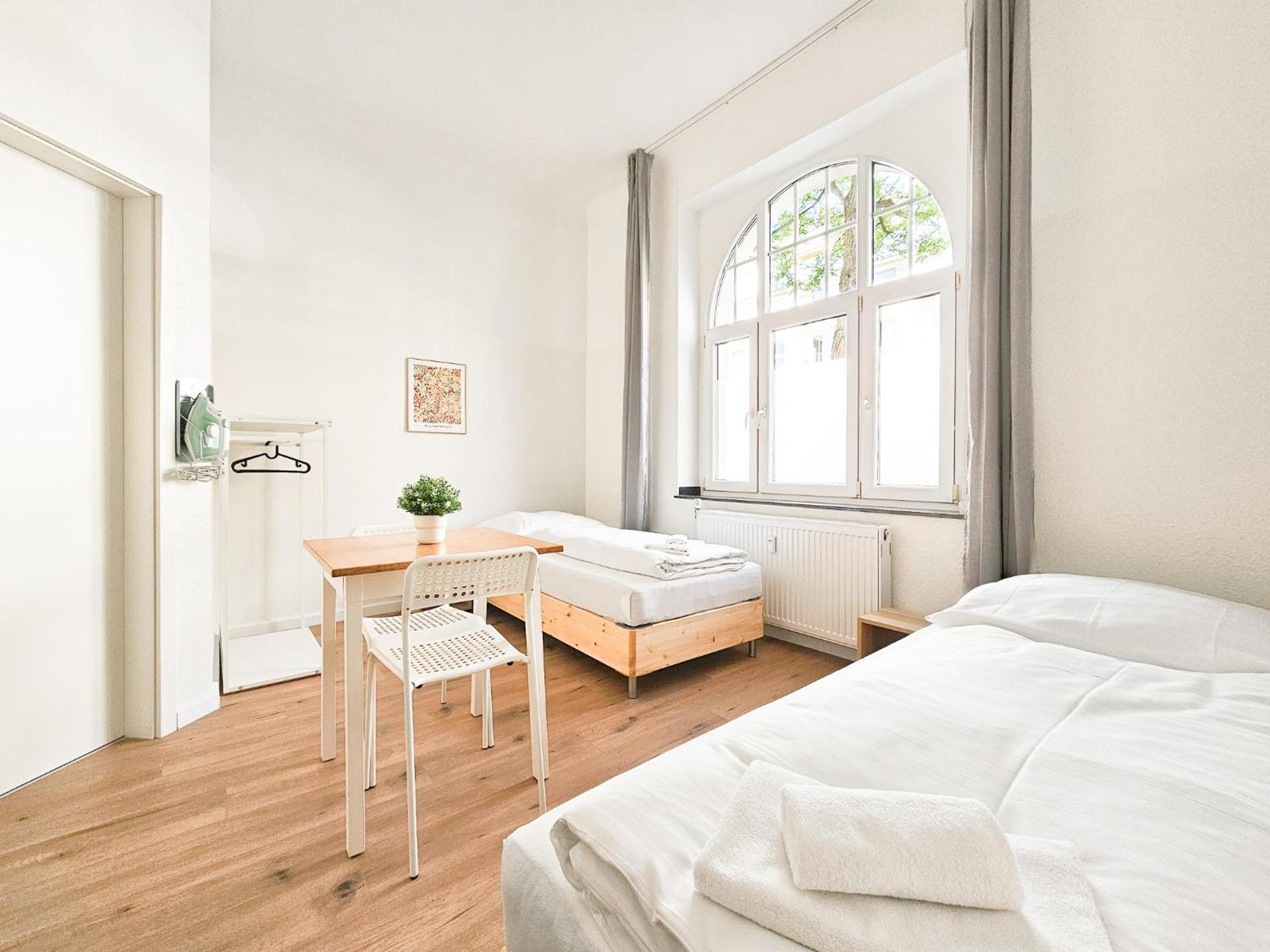 Raj Living - Studio Wohnungen - 15 Min Zur Messe Dus Dusseldorf Exterior photo