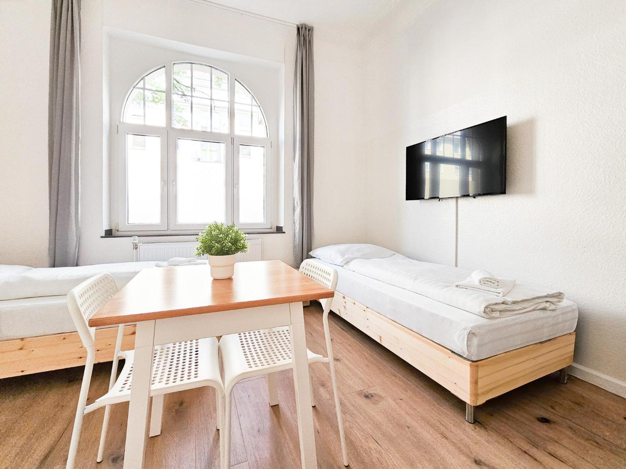 Raj Living - Studio Wohnungen - 15 Min Zur Messe Dus Dusseldorf Exterior photo