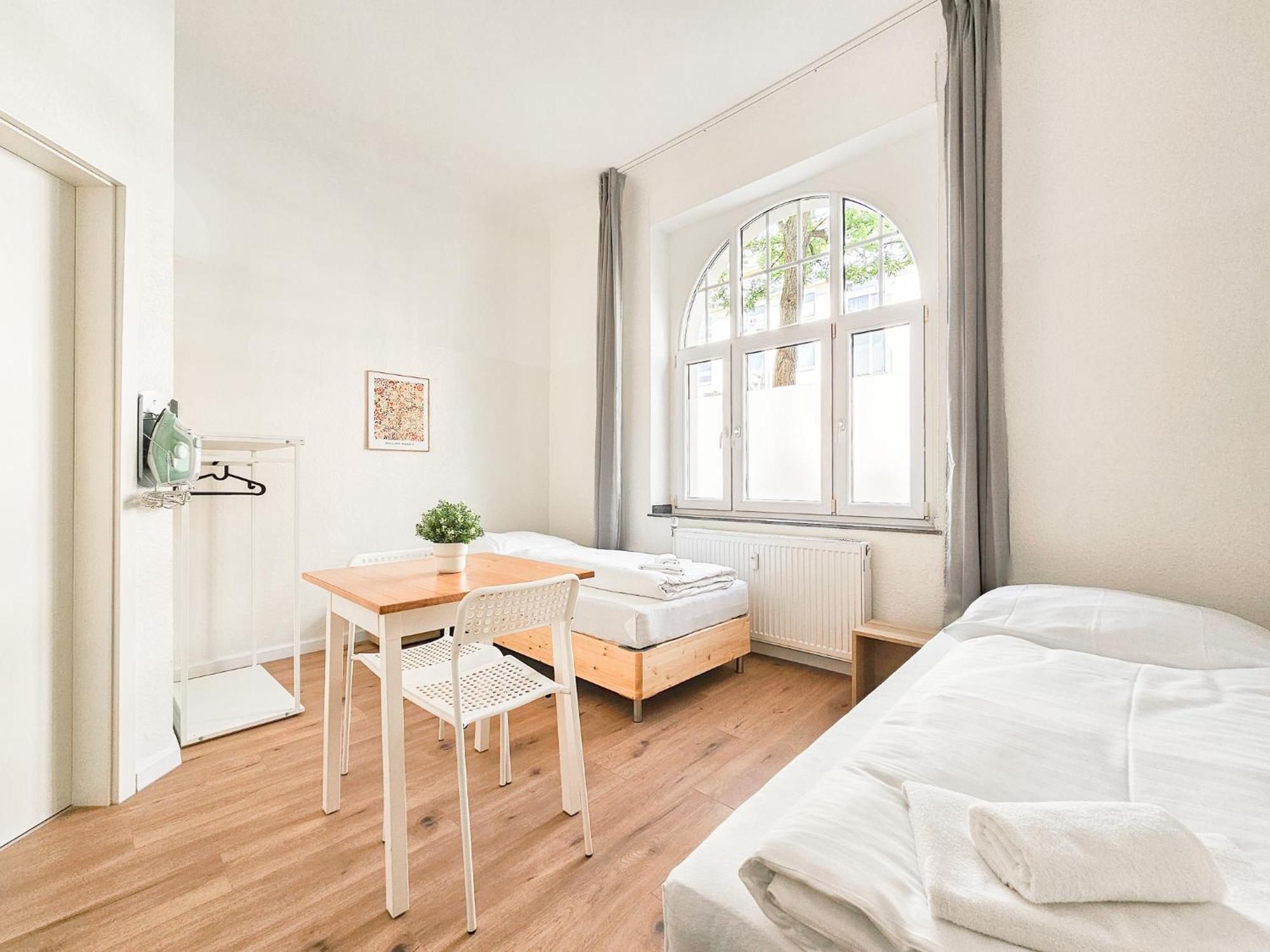 Raj Living - Studio Wohnungen - 15 Min Zur Messe Dus Dusseldorf Exterior photo