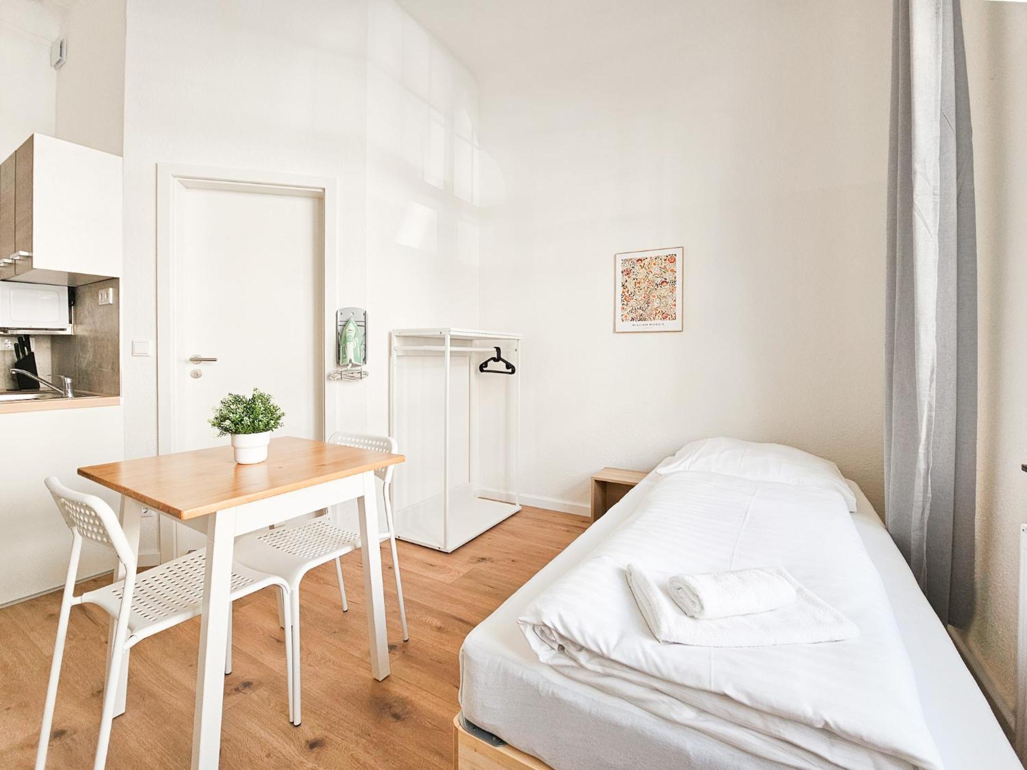 Raj Living - Studio Wohnungen - 15 Min Zur Messe Dus Dusseldorf Exterior photo